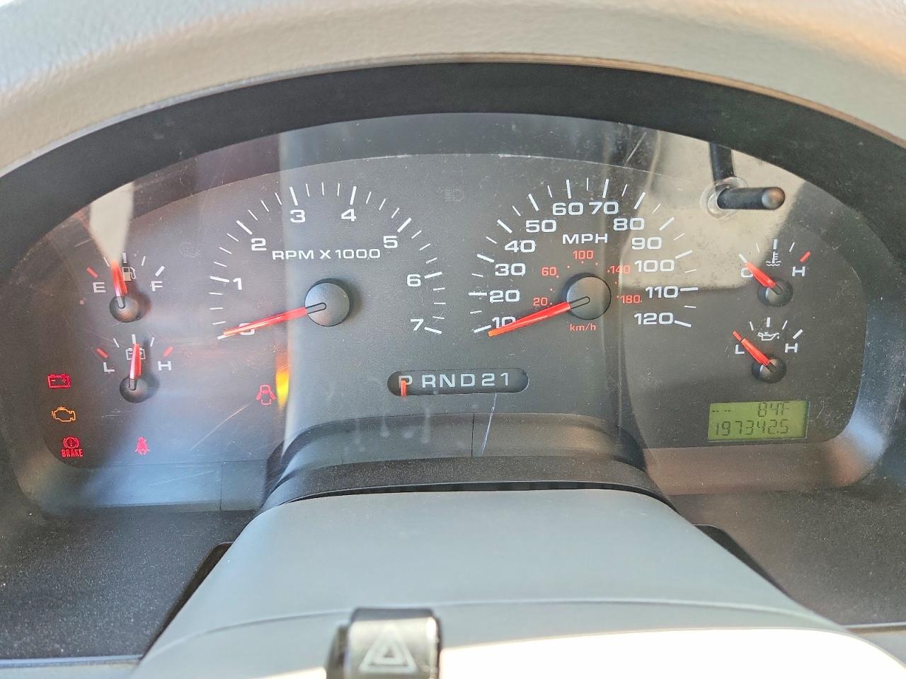 2004 Ford F150 Red vin: 1FTPX12564NA57658