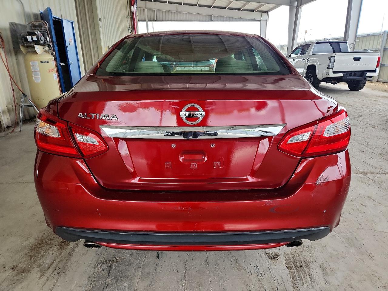 2016 Nissan Altima 2.5 S Red vin: 1N4AL3AP0GN325002