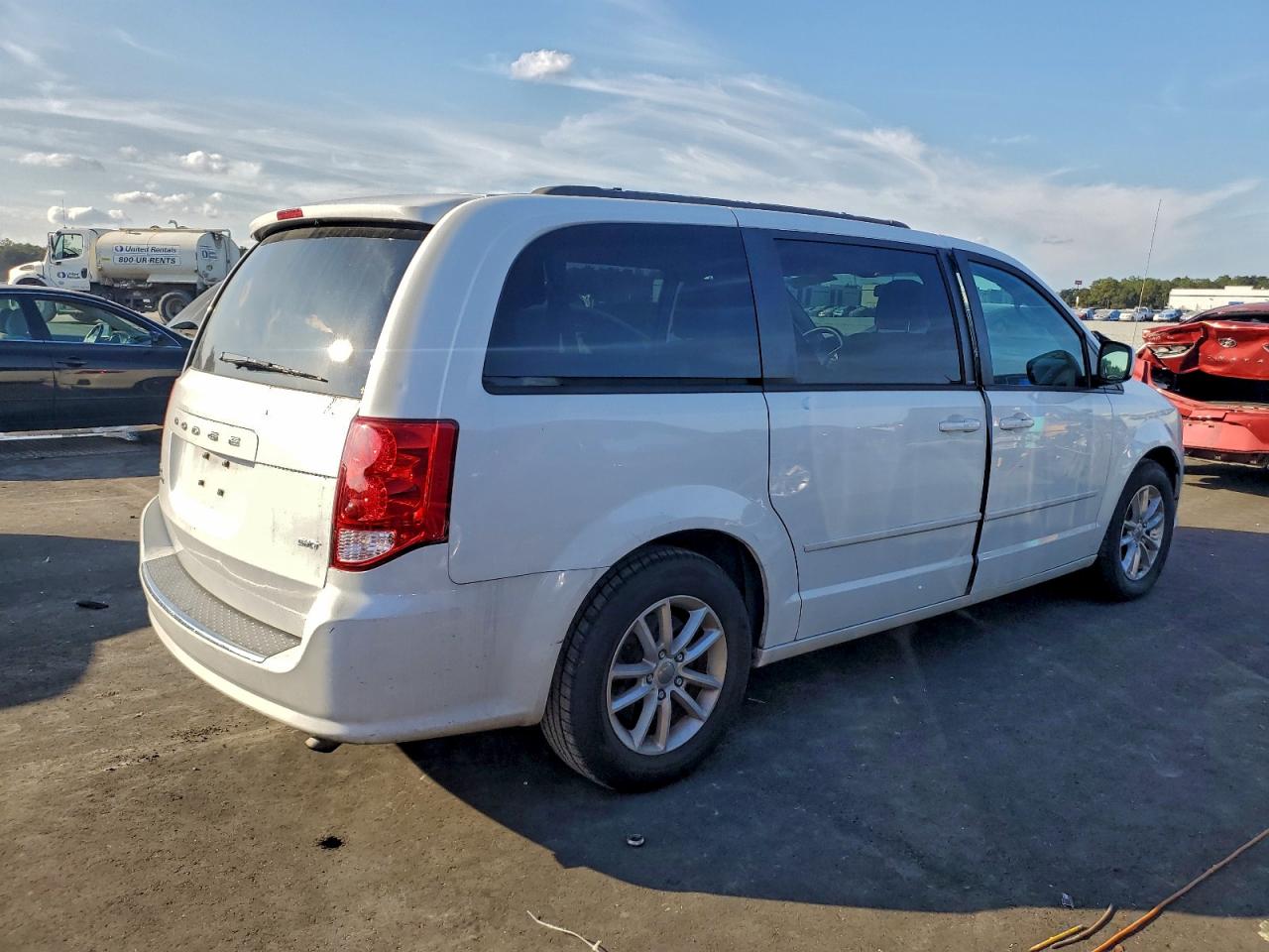 2014 Dodge Grand Caravan Sxt White vin: 2C4RDGCG0ER173768