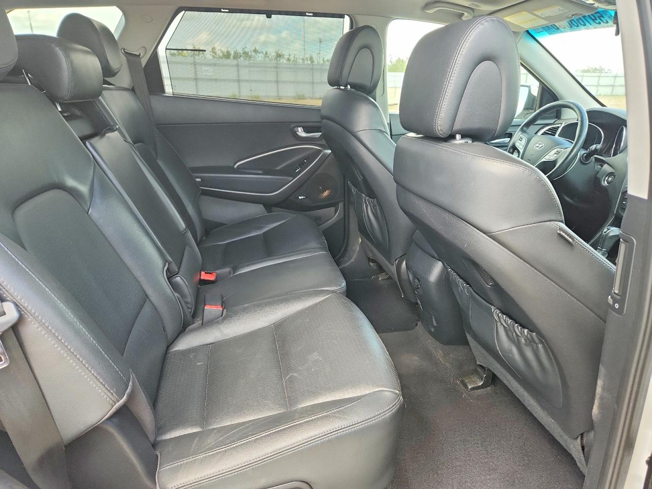 2014 Hyundai Santa Fe Gls White vin: KM8SNDHF9EU039711