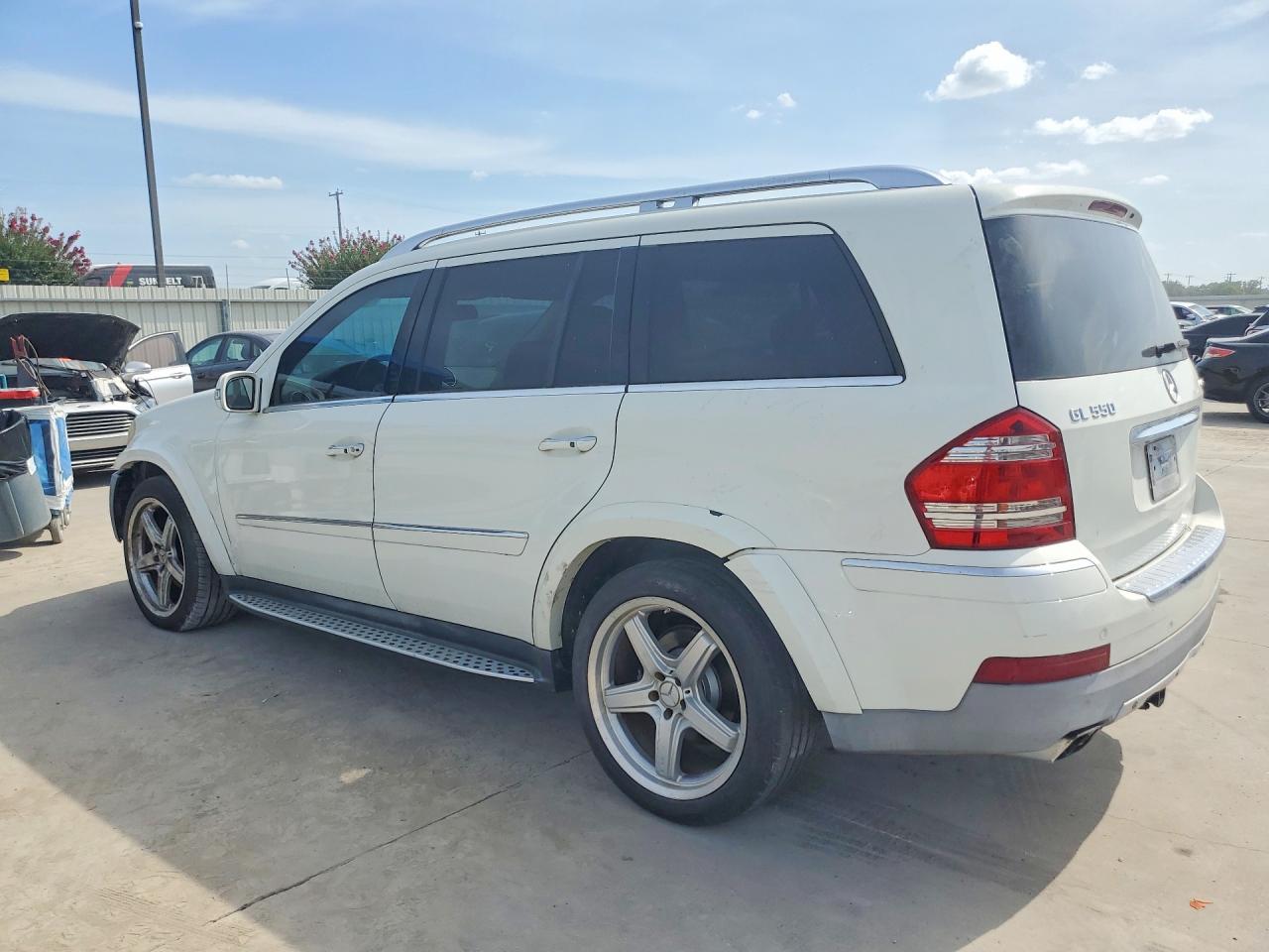 2008 Mercedes-benz Gl 550 4matic Белый vin: 4JGBF86E88A367707