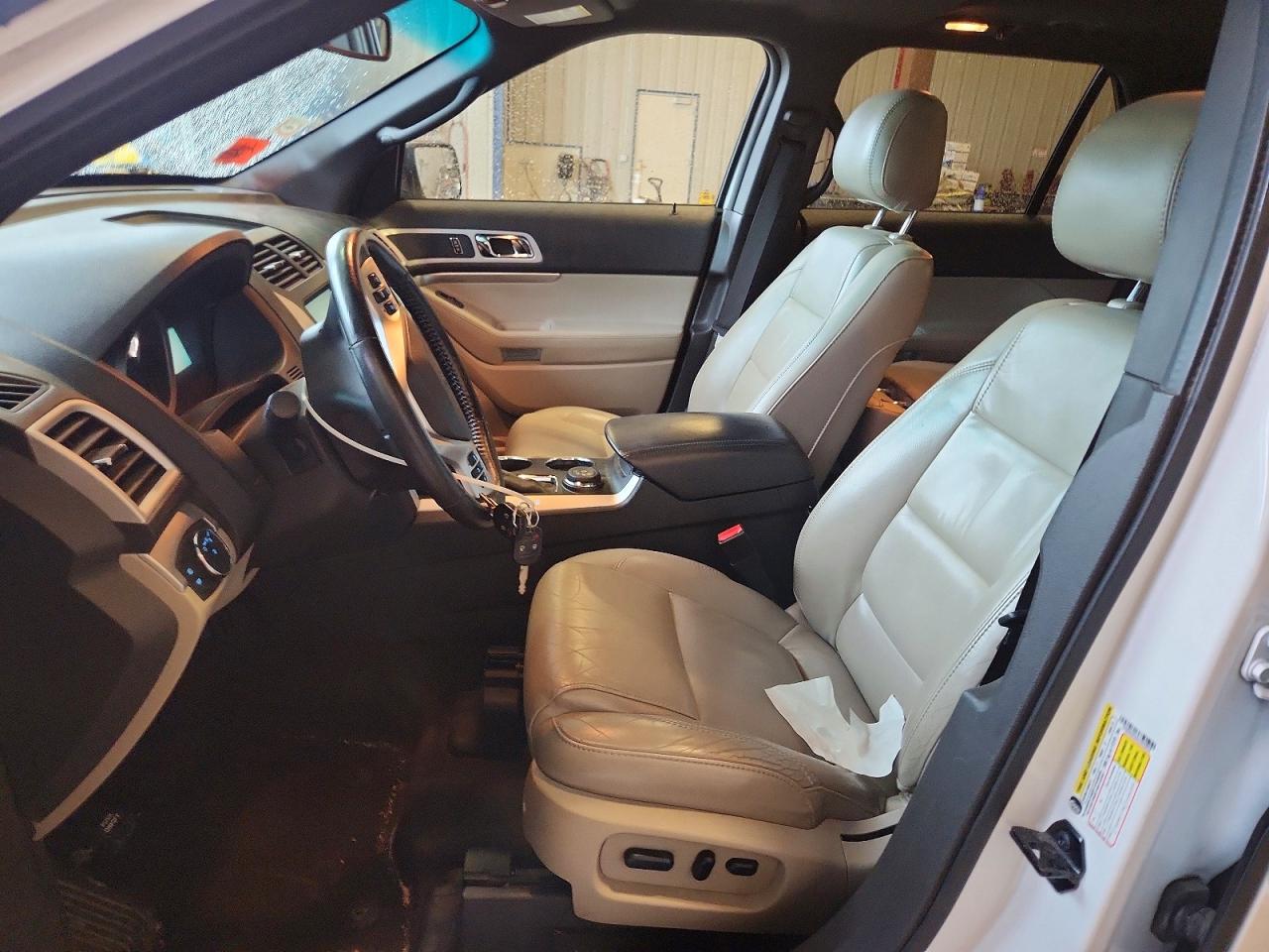 2012 Ford Explorer Xlt White vin: 1FMHK8D89CGA96858