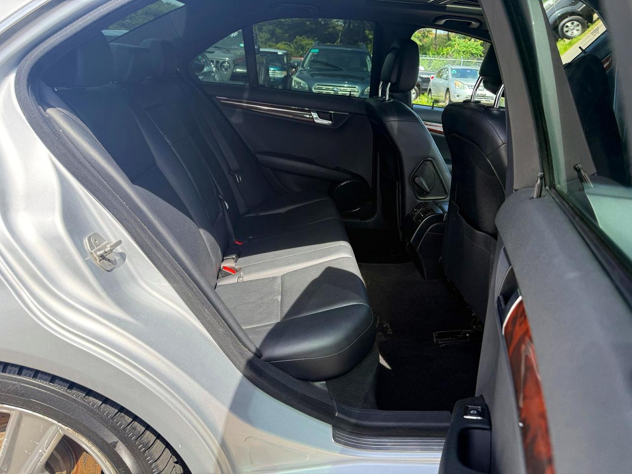 2010 Mercedes-benz C 300 4matic Silver vin: WDDGF8BB9AR111417