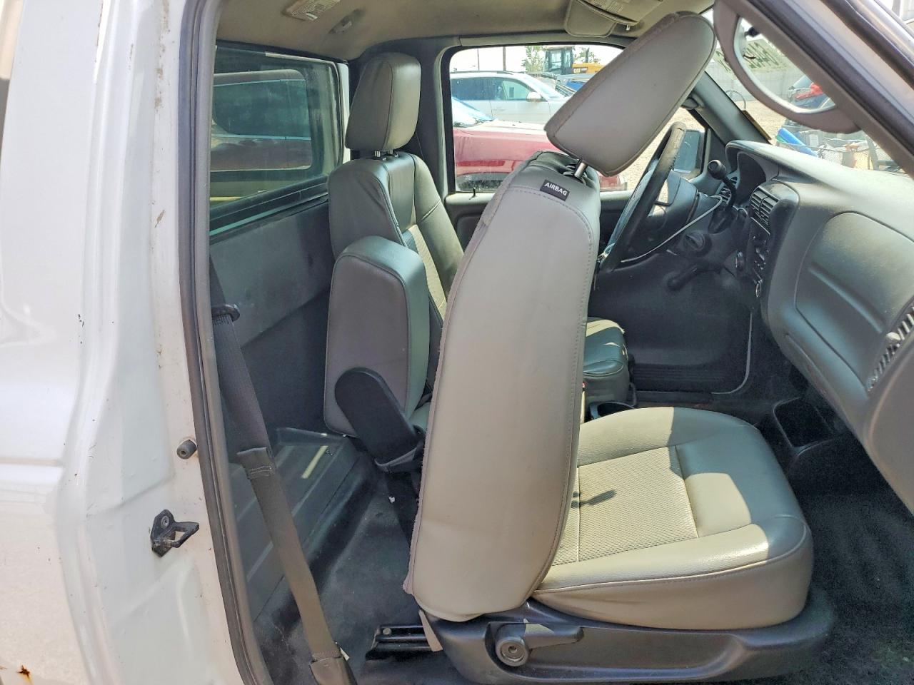 2011 Ford Ranger White vin: 1FTKR1AD8BPA39757