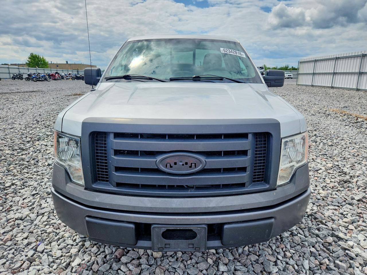 2009 Ford F150 Silver vin: 1FTRF12W09KC35884