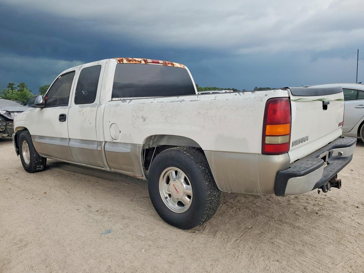 2002 Gmc New Sierra C1500 Cream vin: 2GTEC19TX21163018