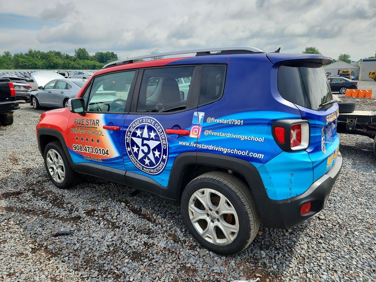 2015 Jeep Renegade Limited Two Tone vin: ZACCJBDT4FPC00862