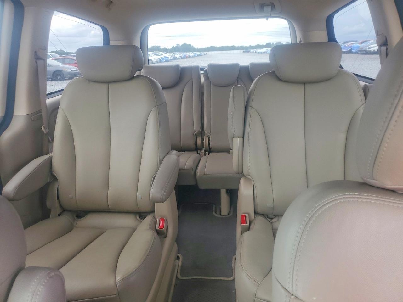 2008 Hyundai Entourage Gls Red vin: KNDMC233486050922