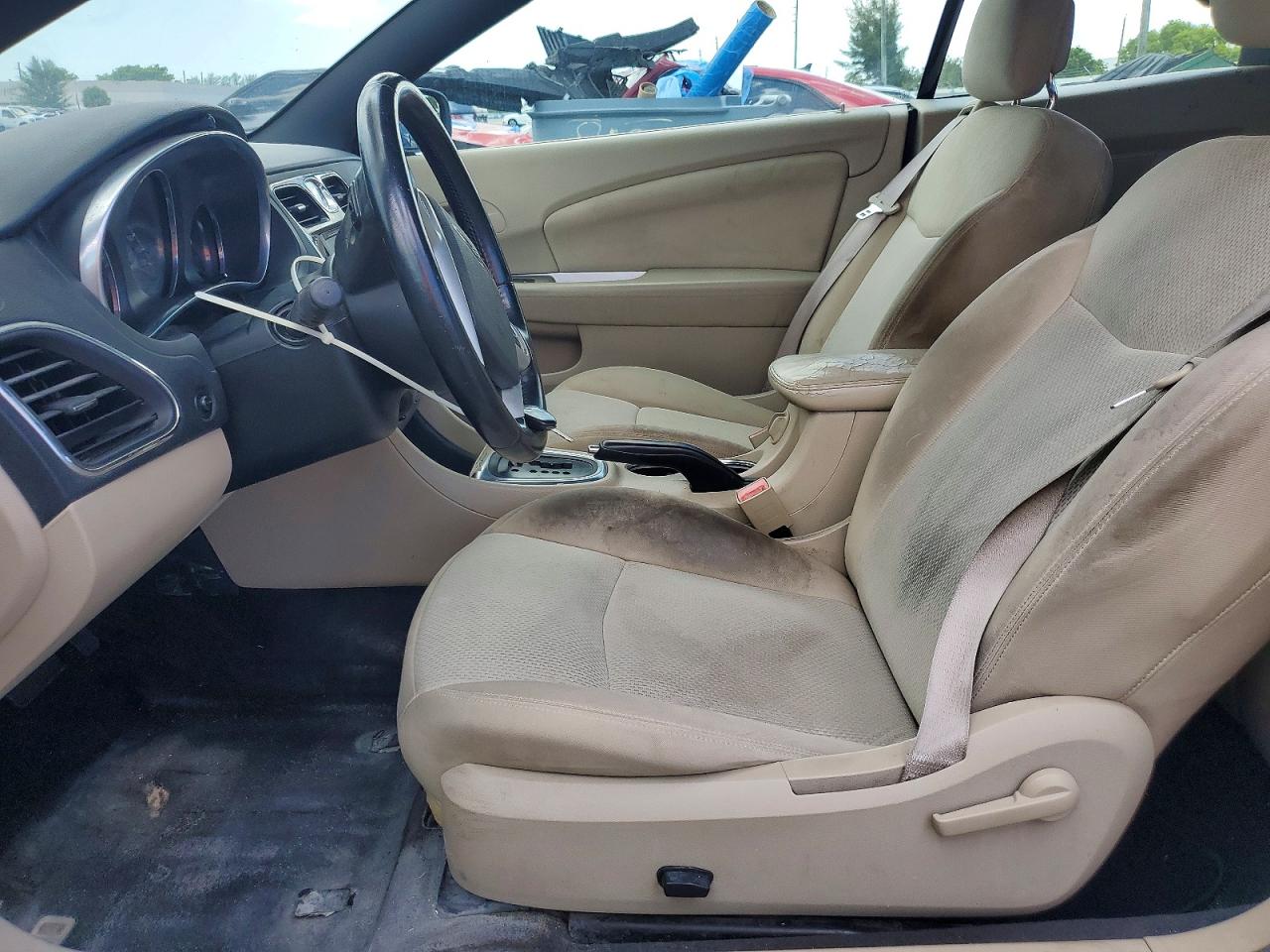 2012 Chrysler 200 Touring White vin: 1C3BCBEB8CN254122
