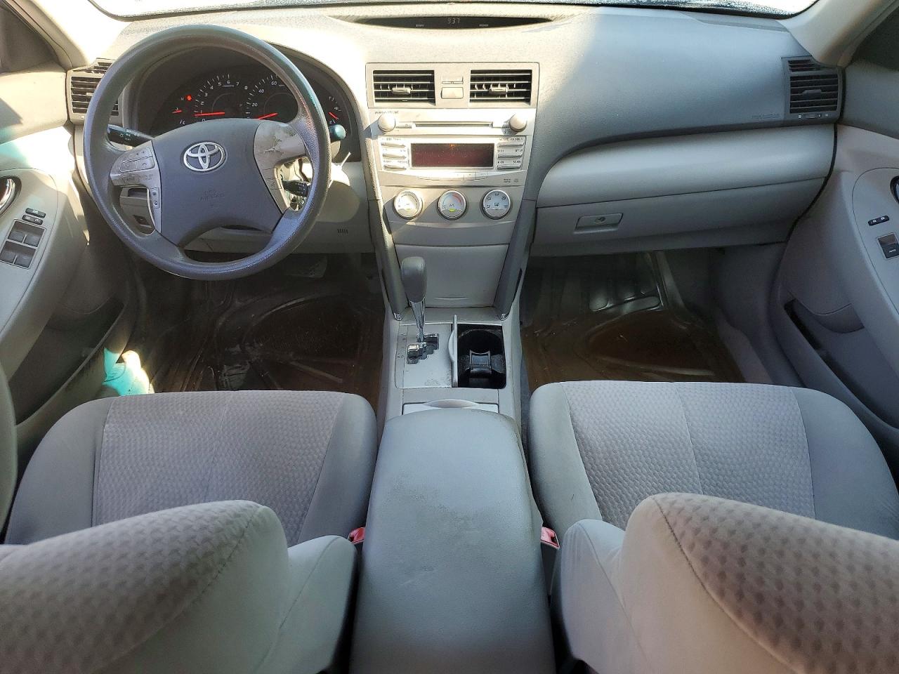 2011 Toyota Camry Le Silver vin: 4T1BF3EK7BU133624
