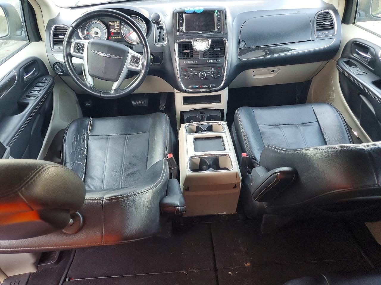 2013 Chrysler Town & Country Touring Silver vin: 2C4RC1BGXDR674277