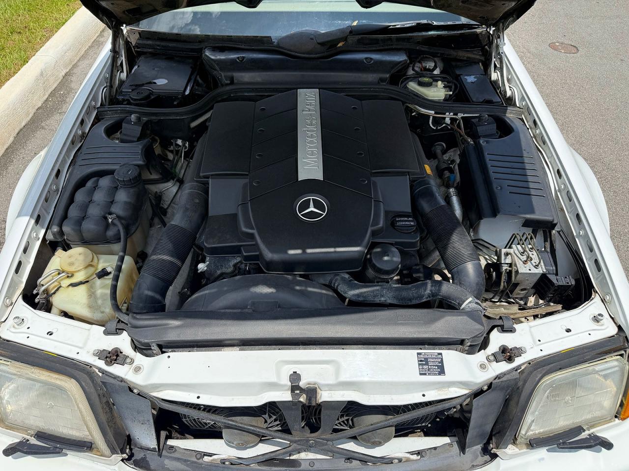 2001 Mercedes-benz Sl 500 White vin: WDBFA68F71F198298
