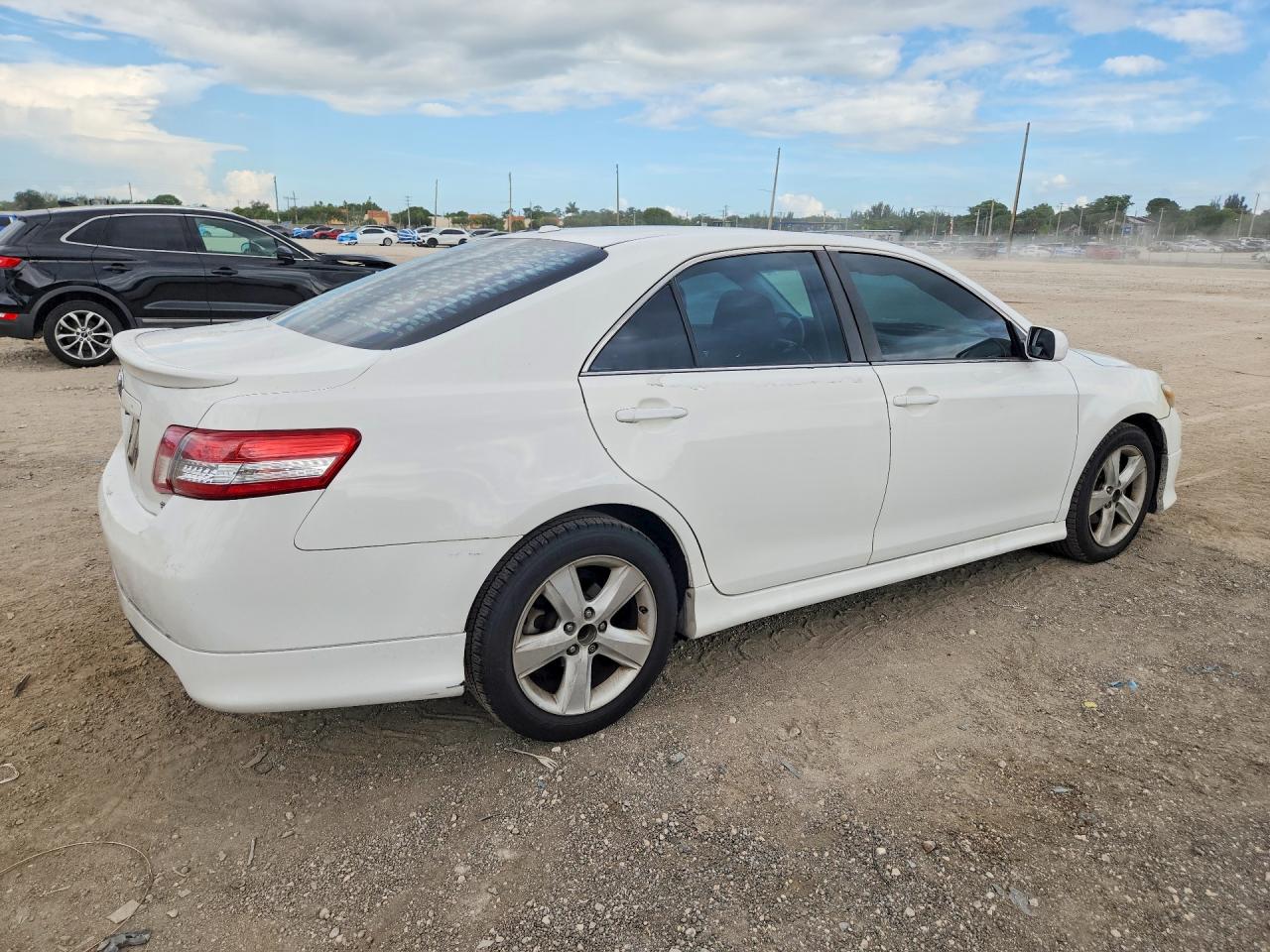 2010 Toyota Camry Se White vin: 4T1BF3EK7AU550577
