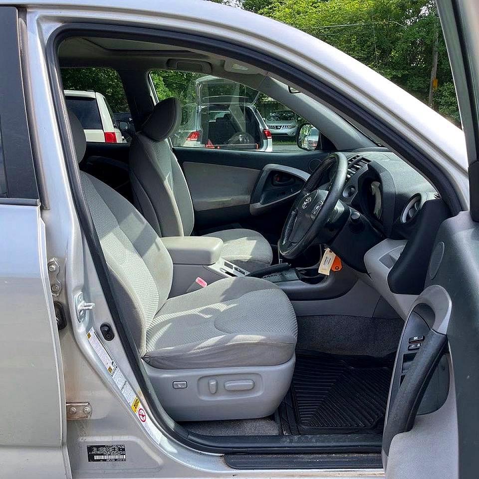 2008 Toyota Rav4 Limited Silver vin: JTMBK31VX86034051