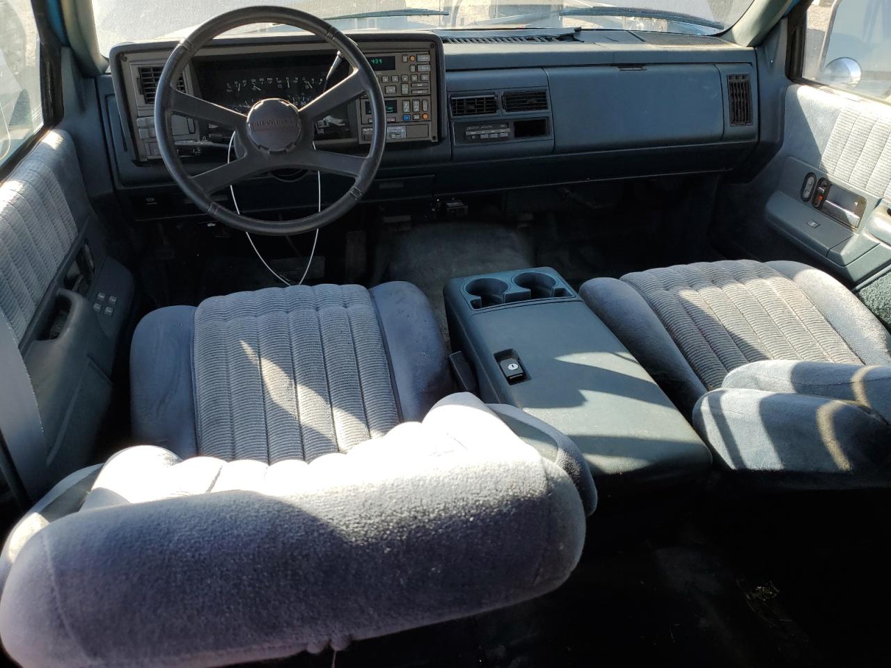 1992 Chevrolet Suburban C2500 Blue vin: 1GNGC26N6NJ331467