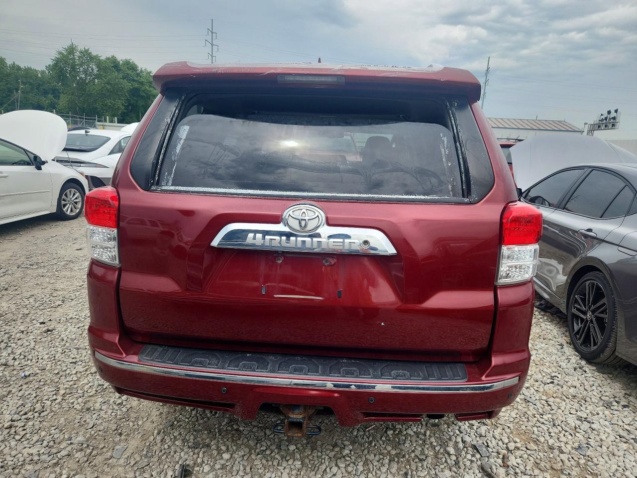 2012 Toyota 4runner Sr5 Red vin: JTEBU5JR1C5082671