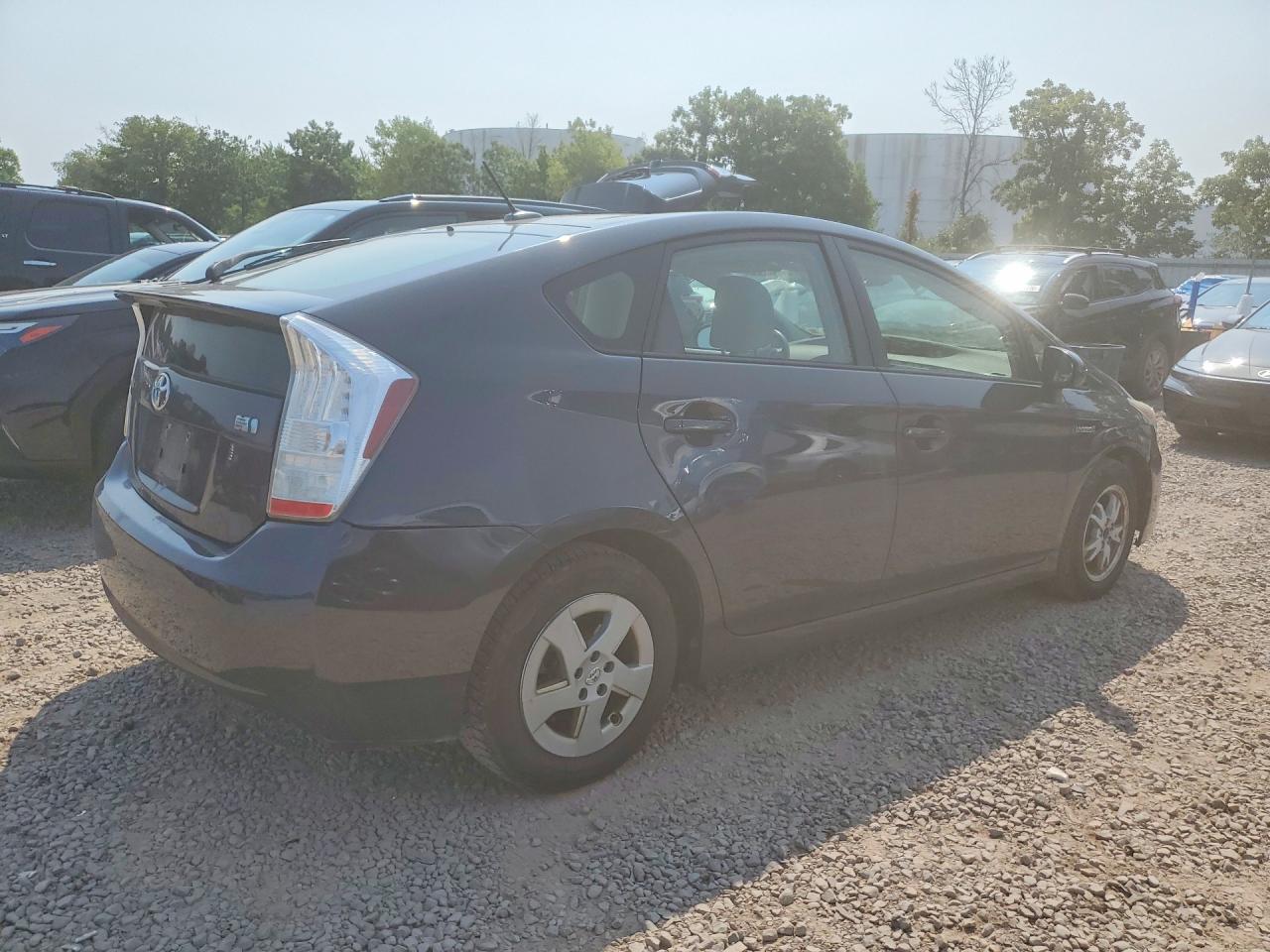2011 Toyota Prius Gray vin: JTDKN3DU2B5356142