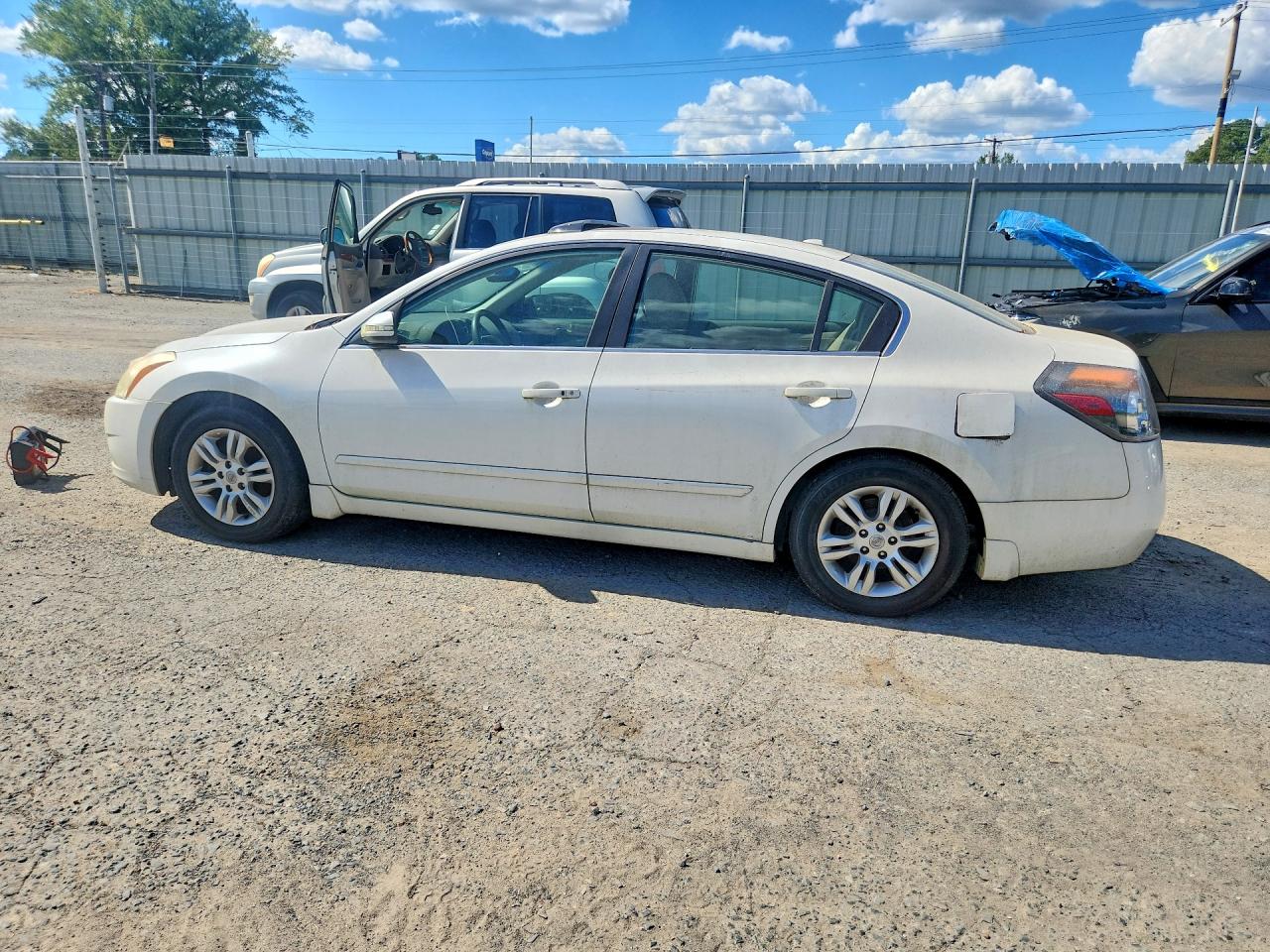 2012 Nissan Altima 2.5 White vin: 1N4AL2AP9CN401059