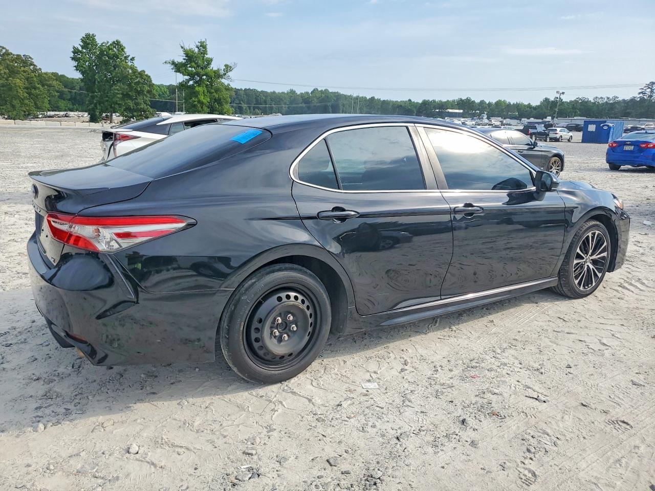 2018 Toyota Camry Se Черный vin: 4T1B11HK0JU678772