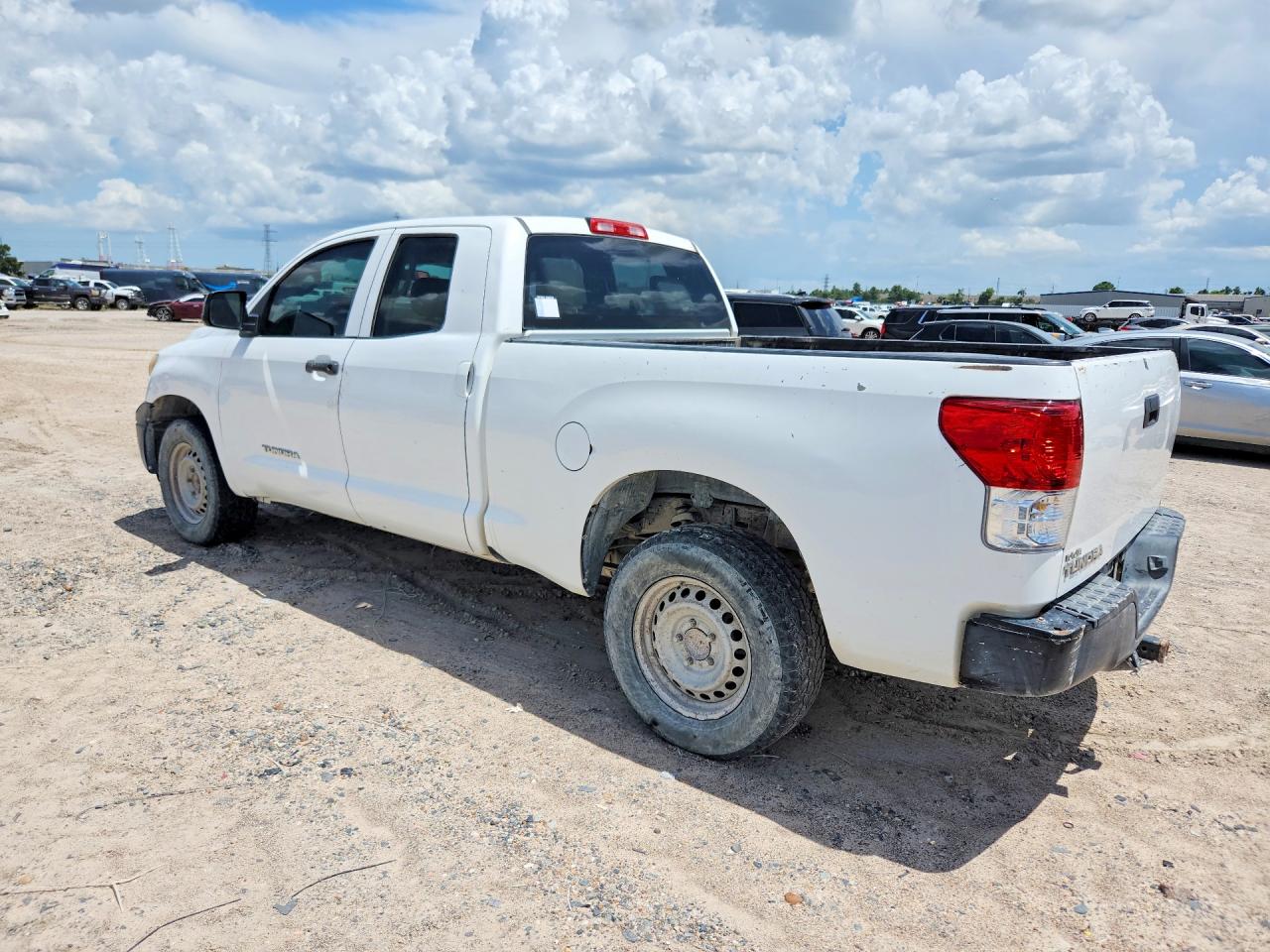 2011 Toyota Tundra Double Cab Sr5 White vin: 5TFRM5F13BX035067