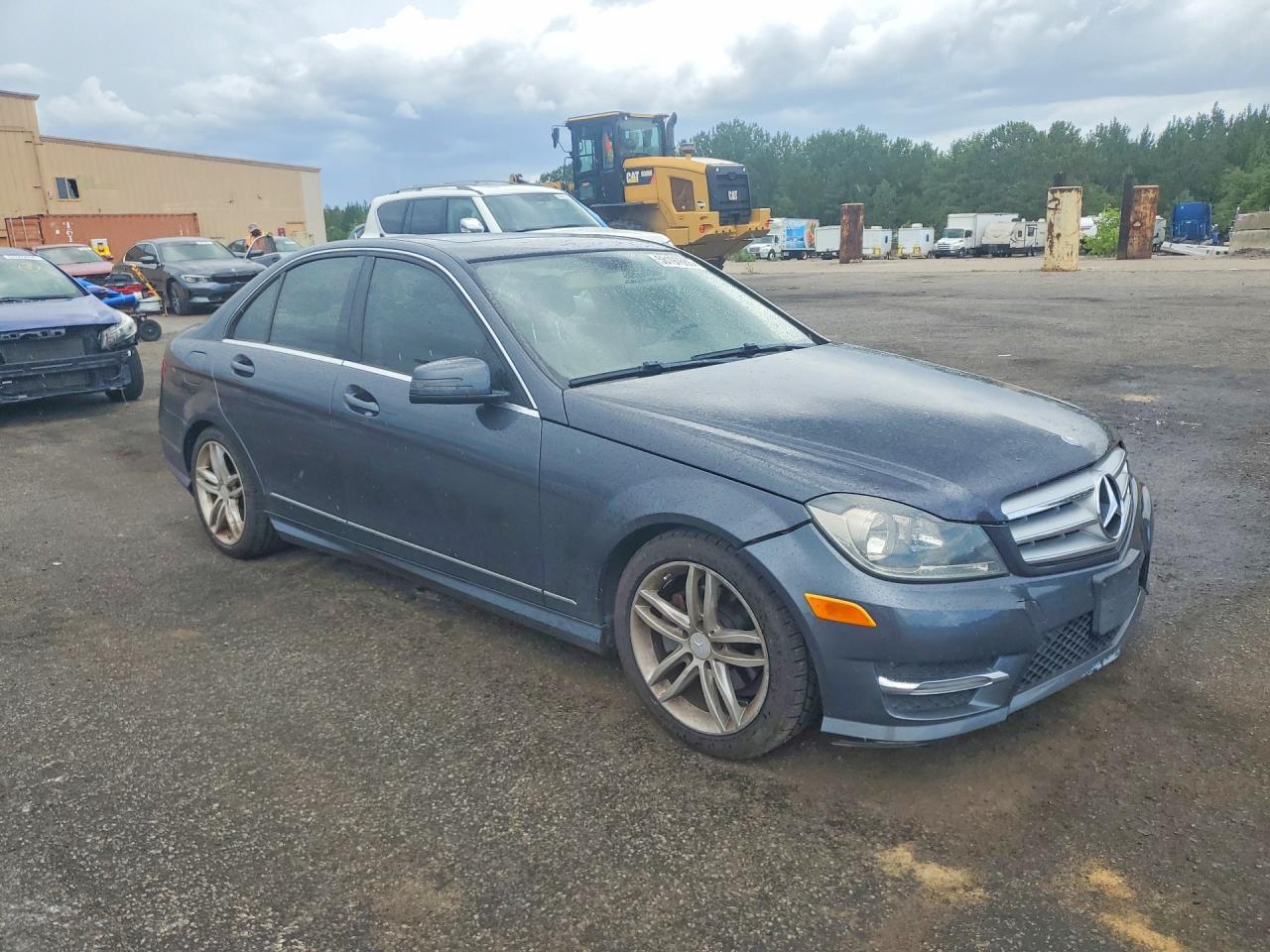 2013 Mercedes-benz C 250 Серый vin: WDDGF4HB9DR278543