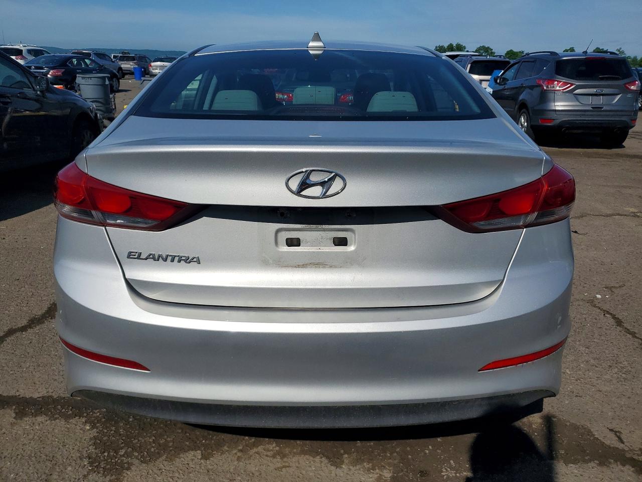 2018 Hyundai Elantra Value Edition Silver vin: 5NPD84LF4JH303756