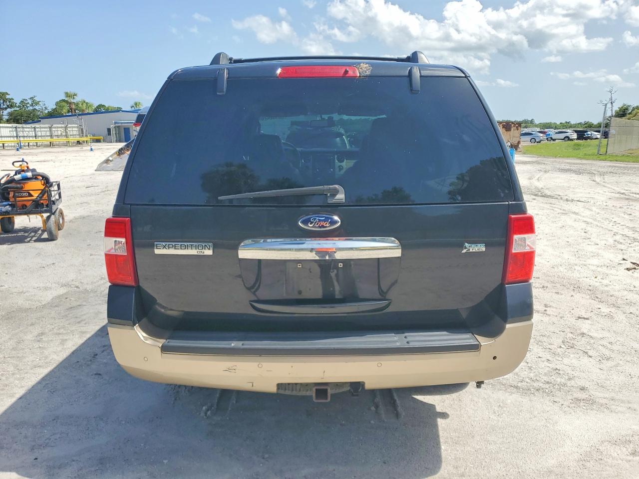 2014 Ford Expedition Xlt Черный vin: 1FMJU1H57EEF21558