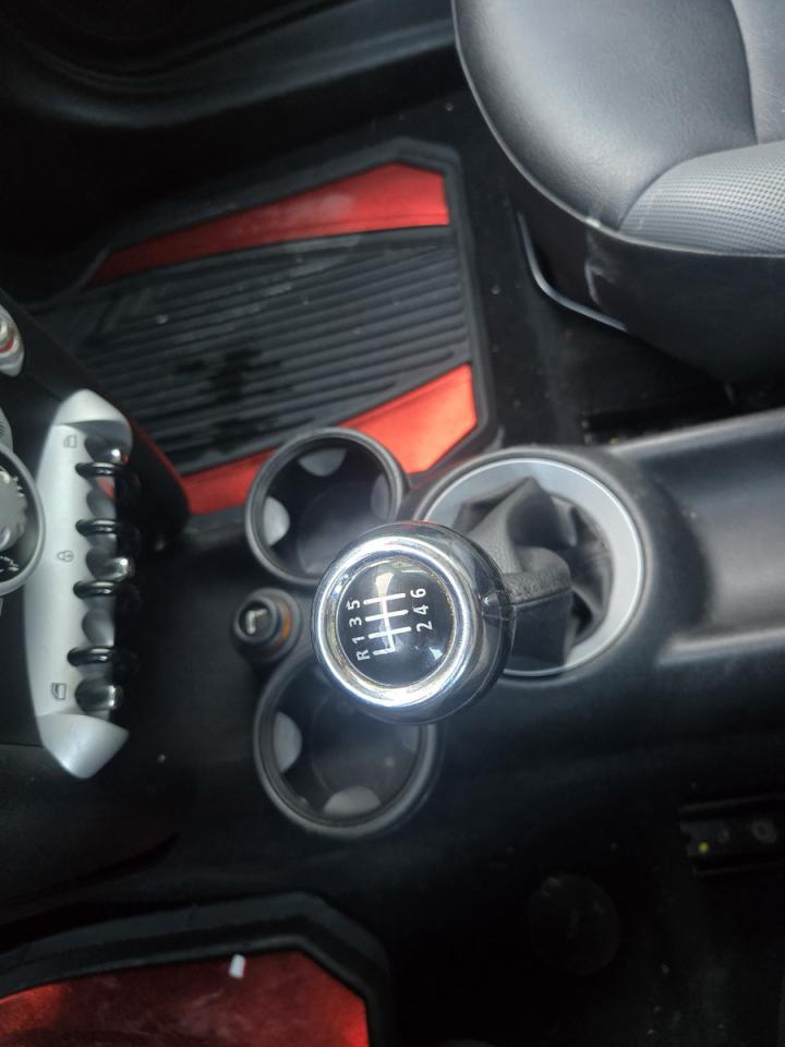 2007 Mini Cooper Красный vin: WMWMF33517TU63263