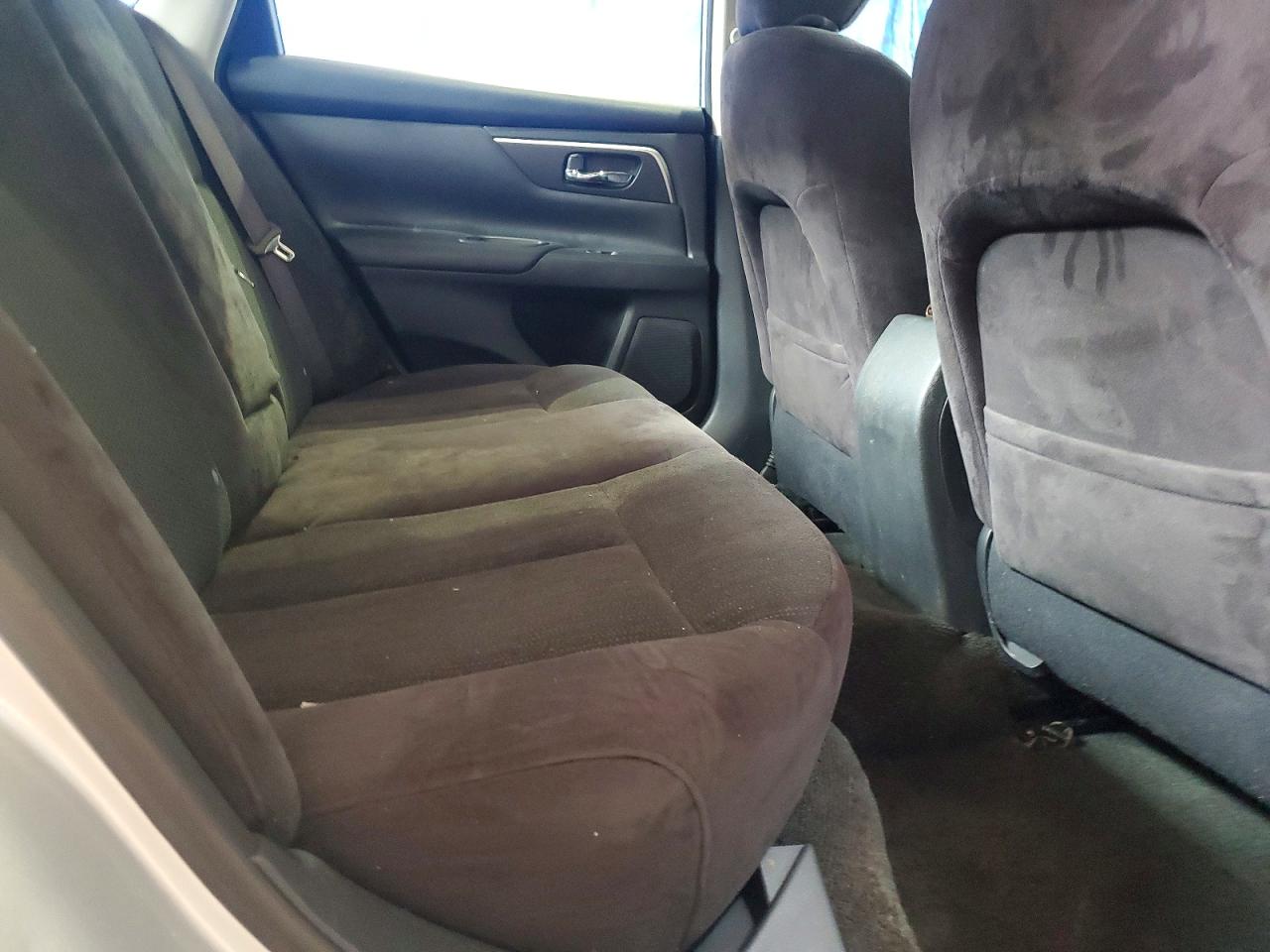 2015 Nissan Altima 2.5 S Silver vin: 1N4AL3AP1FN390634