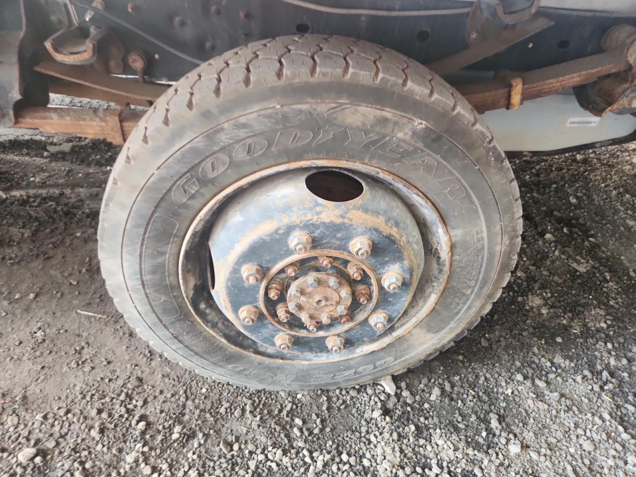 2012 Ford F350 Super Duty White vin: 1FDWW3FT2CEC27821 Damage: Left Rear Wheel, Rust, Repair Required