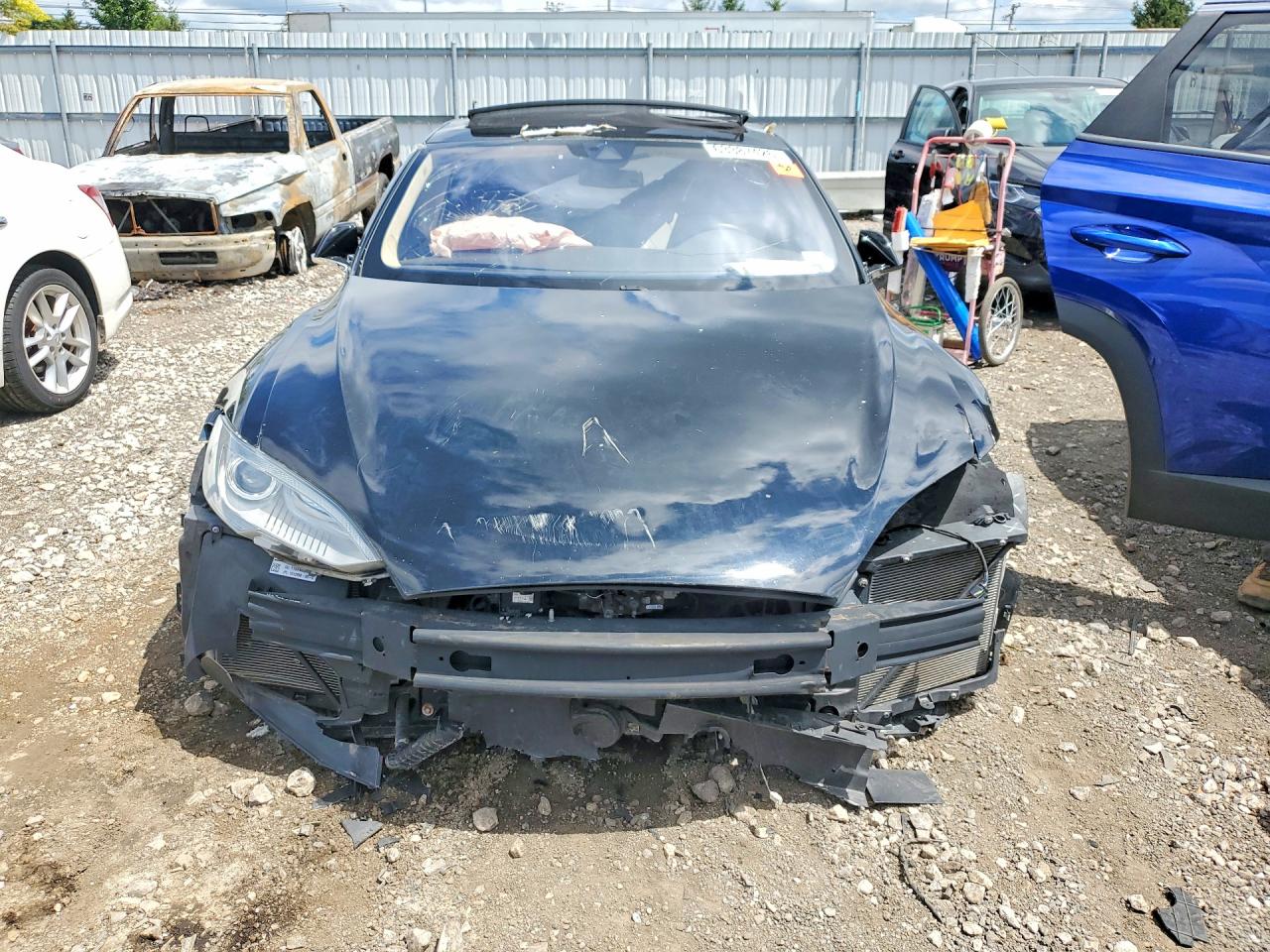 2015 Tesla Model S Черный vin: 5YJSA1E20FF106612