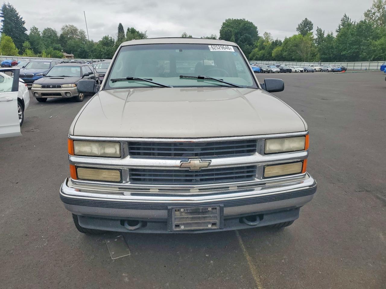 1999 Chevrolet Suburban K1500 Silver vin: 3GNFK16R0XG113041