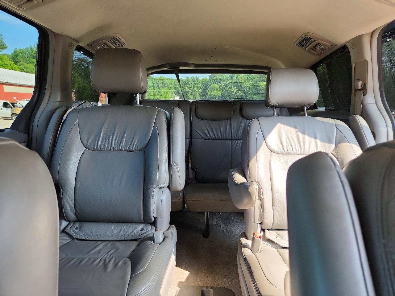 2010 Toyota Sienna Xle Limited Gray vin: 5TDDK4CC0AS032602