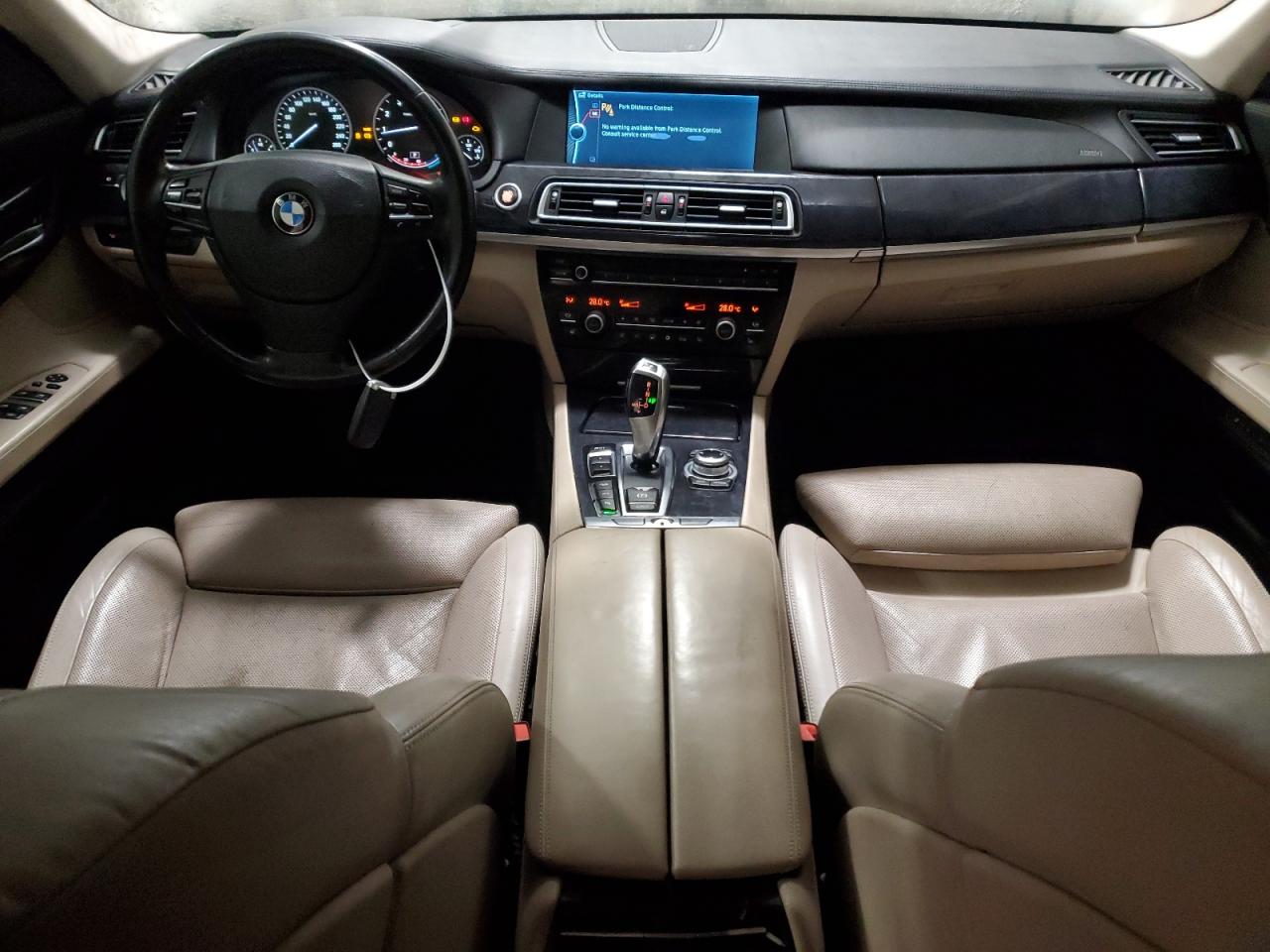 2010 Bmw 750 I Xdrive White vin: WBAKC6C57ACL67811