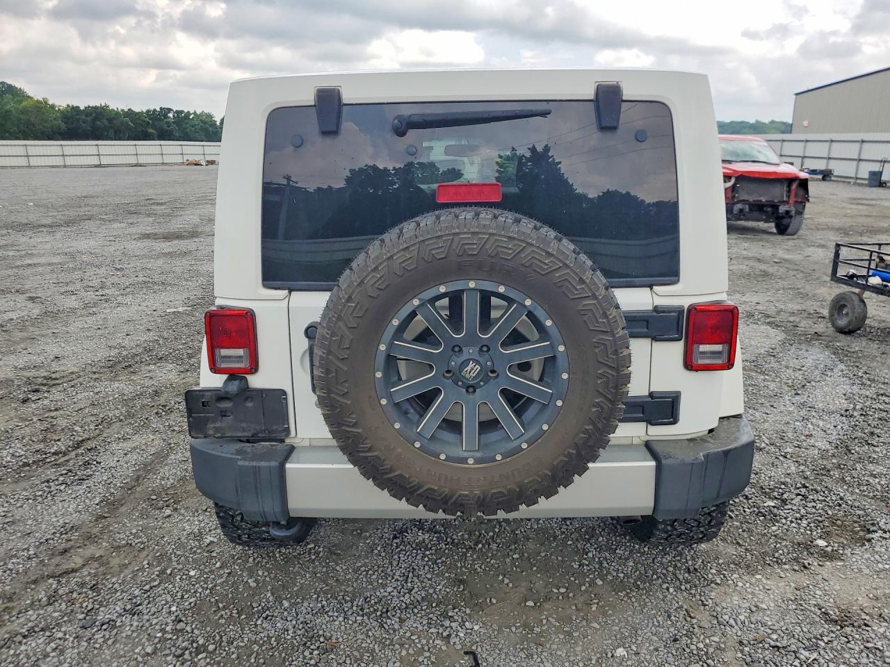 2015 Jeep Wrangler Unlimited Sahara Белый vin: 1C4BJWEG6FL624777