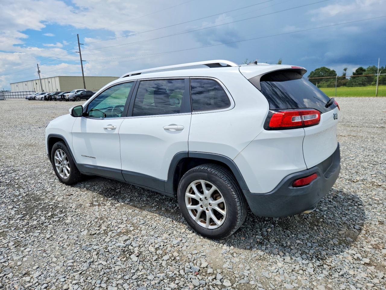 2014 Jeep Cherokee Latitude White vin: 1C4PJLCB0EW158157