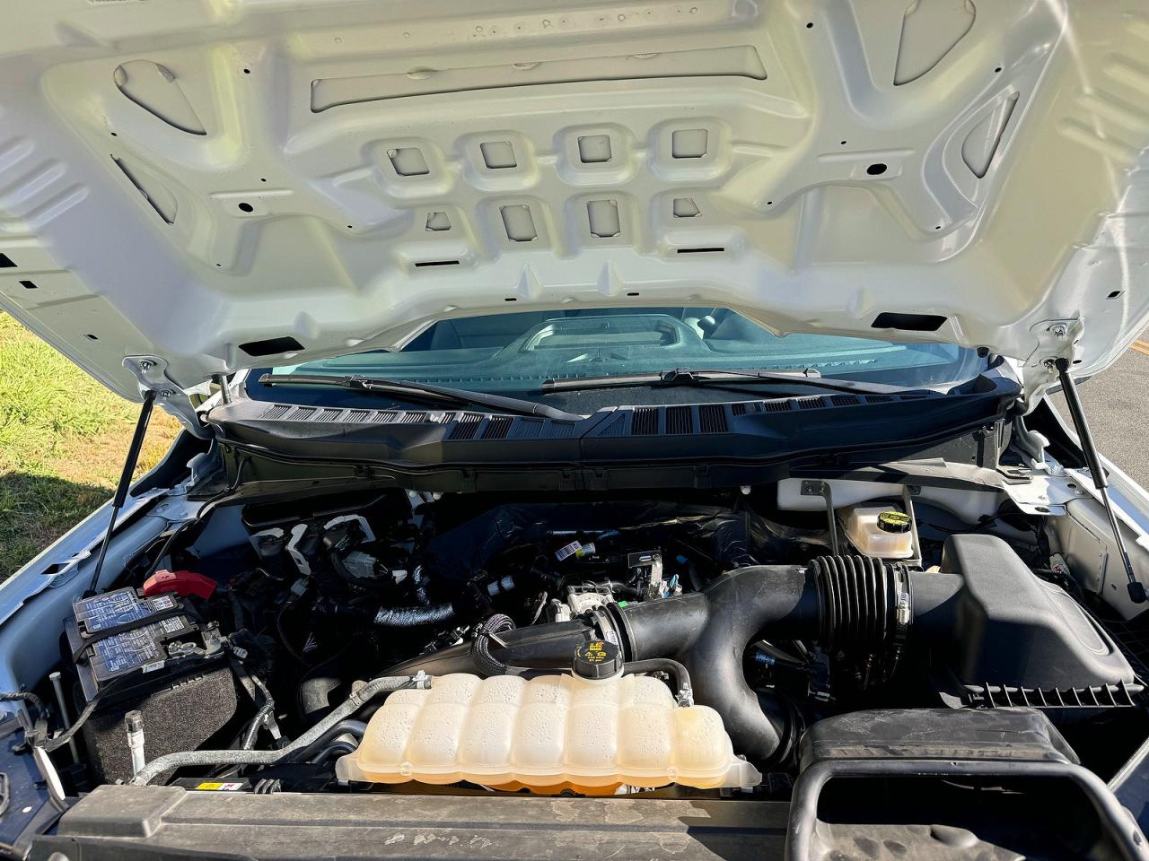 2025 Ford F150 Xl White vin: 1FTMF1KP5SKD58508