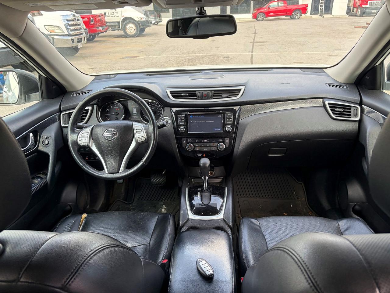 2015 Nissan Rogue S White vin: 5N1AT2MV1FC901233