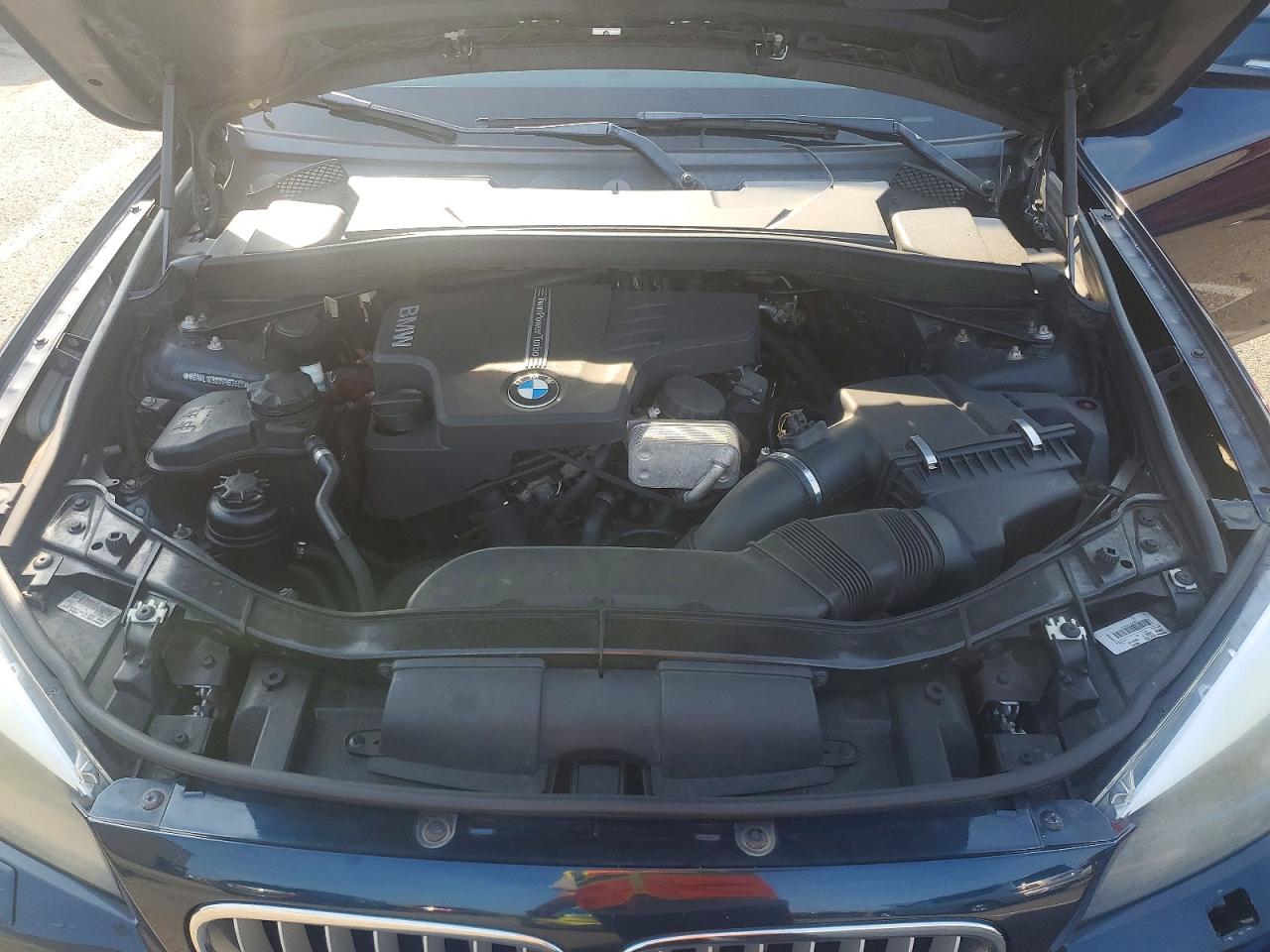 2013 Bmw X1 Xdrive28i Blue vin: WBAVL1C50DVR83665