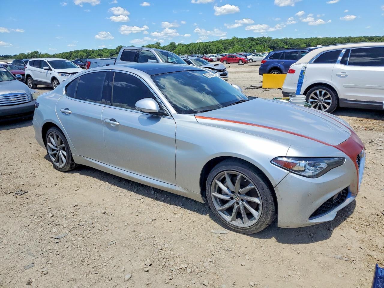 2017 Alfa Romeo Giulia Ti Q4 Серебряный vin: ZARFAEEN4H7554496