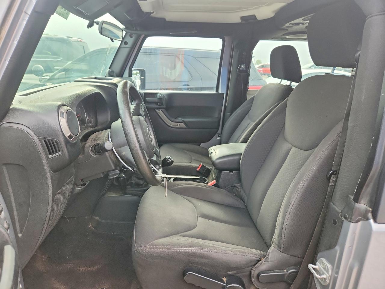 2013 Jeep Wrangler Sport Silver vin: 1C4AJWAG2DL647925