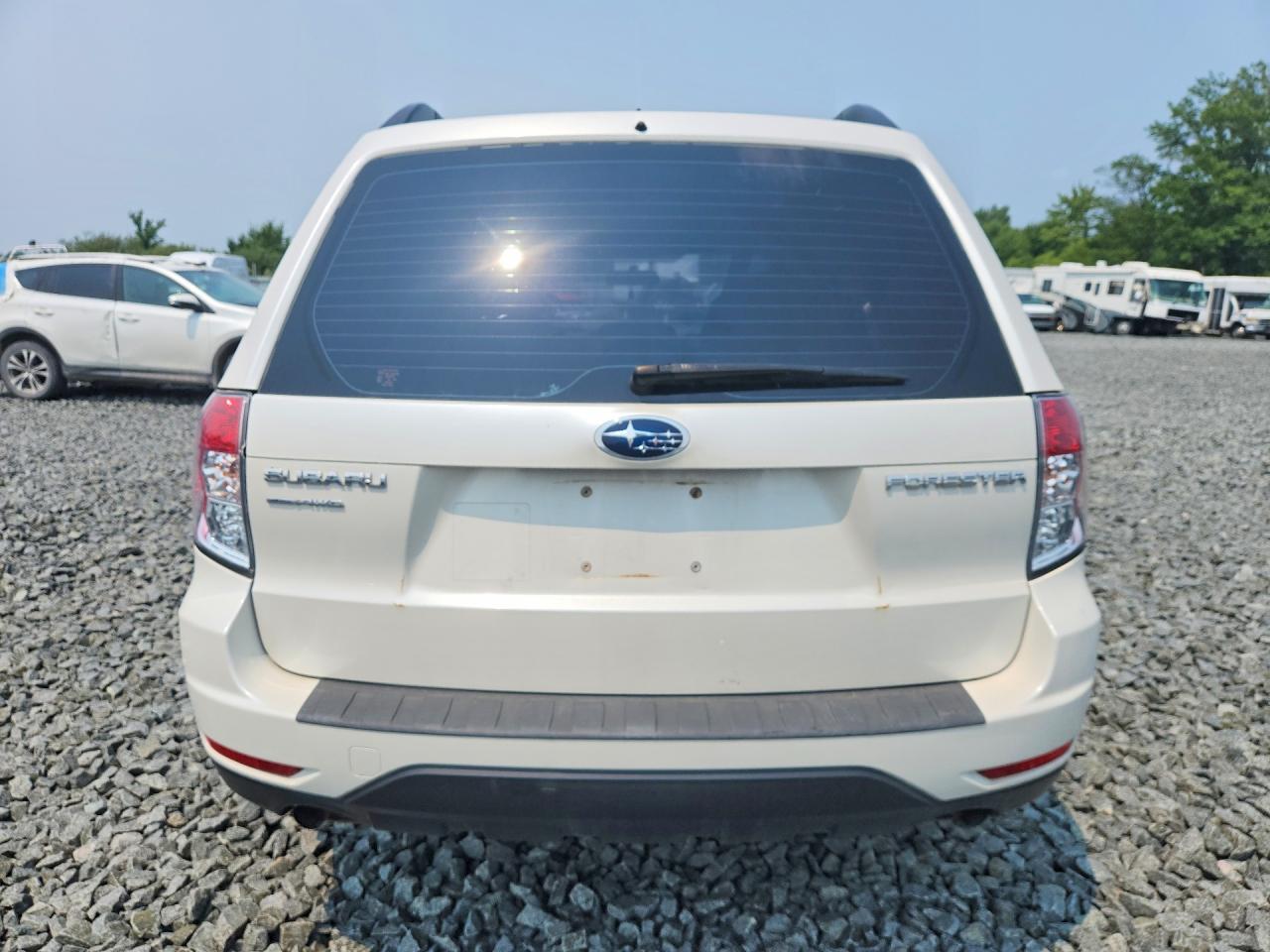 2011 Subaru Forester 2.5x Белый vin: JF2SHBBC9BH731102