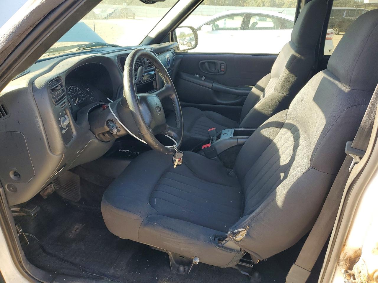 2004 Chevrolet Blazer Белый vin: 1GNCS13X54K105222