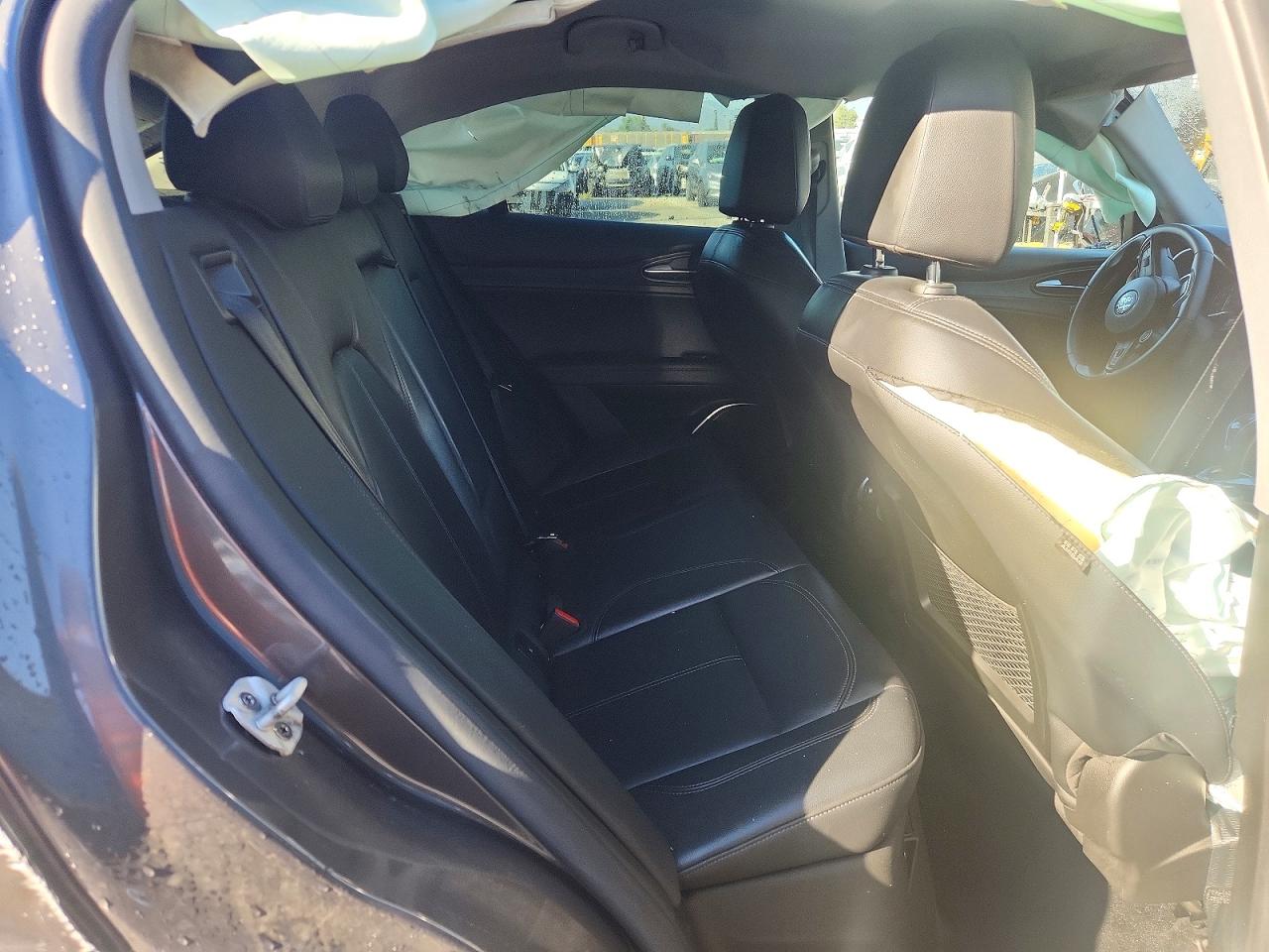 2020 Alfa Romeo Stelvio Gray vin: ZASPAJAN2L7C74055