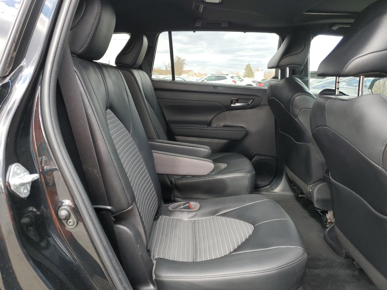 2022 Toyota Highlander Xse Black vin: 5TDLZRBHXNS257536
