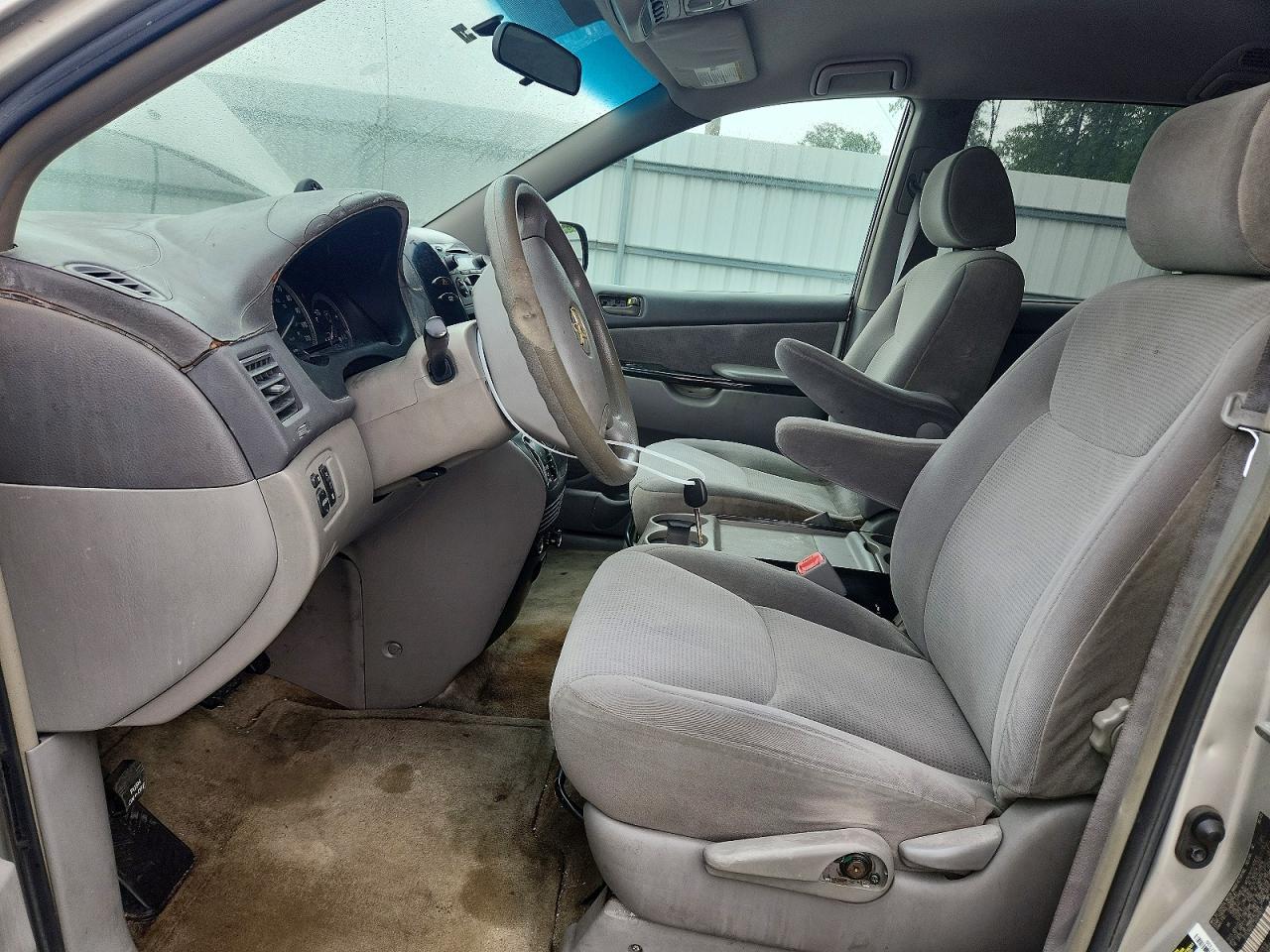 2005 Toyota Sienna Le 7 Passenger Silver vin: 5TDZA23C75S345617