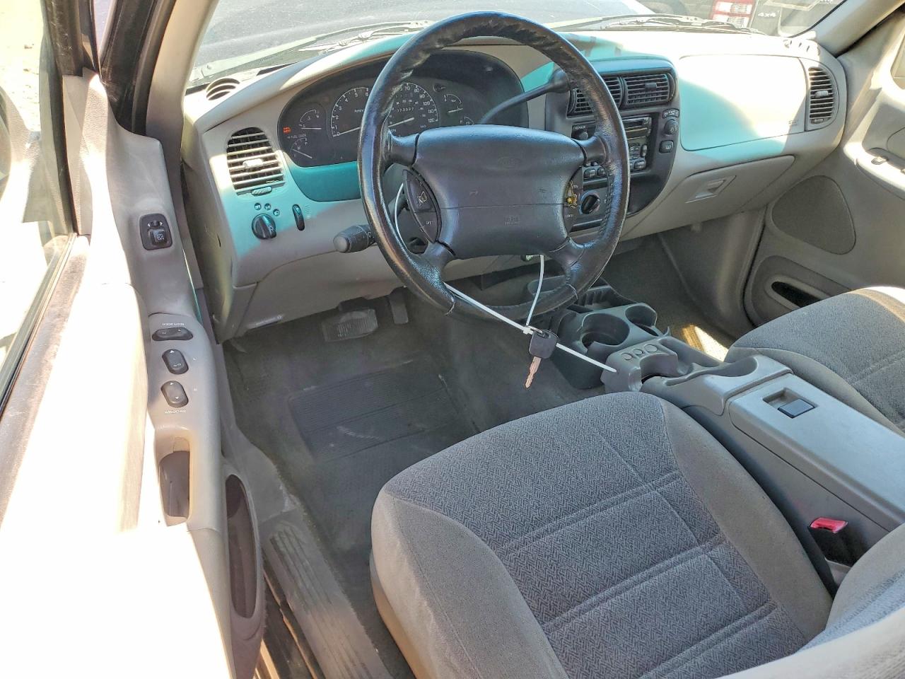 2000 Ford Explorer Sport Синий vin: 1FMYU60X7YUA56878