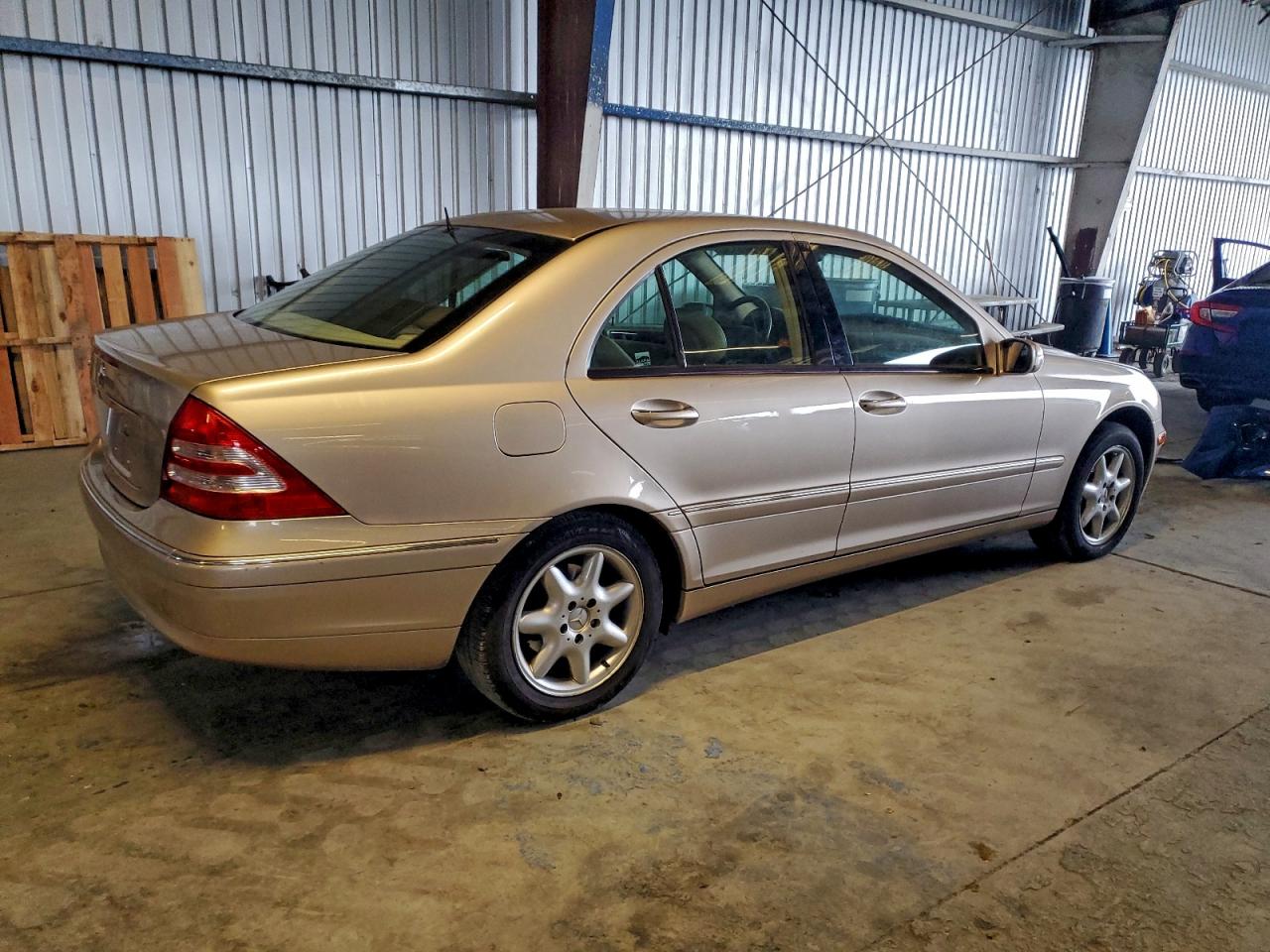 2001 Mercedes-benz C 240 Gold vin: WDBRF61JX1F070537