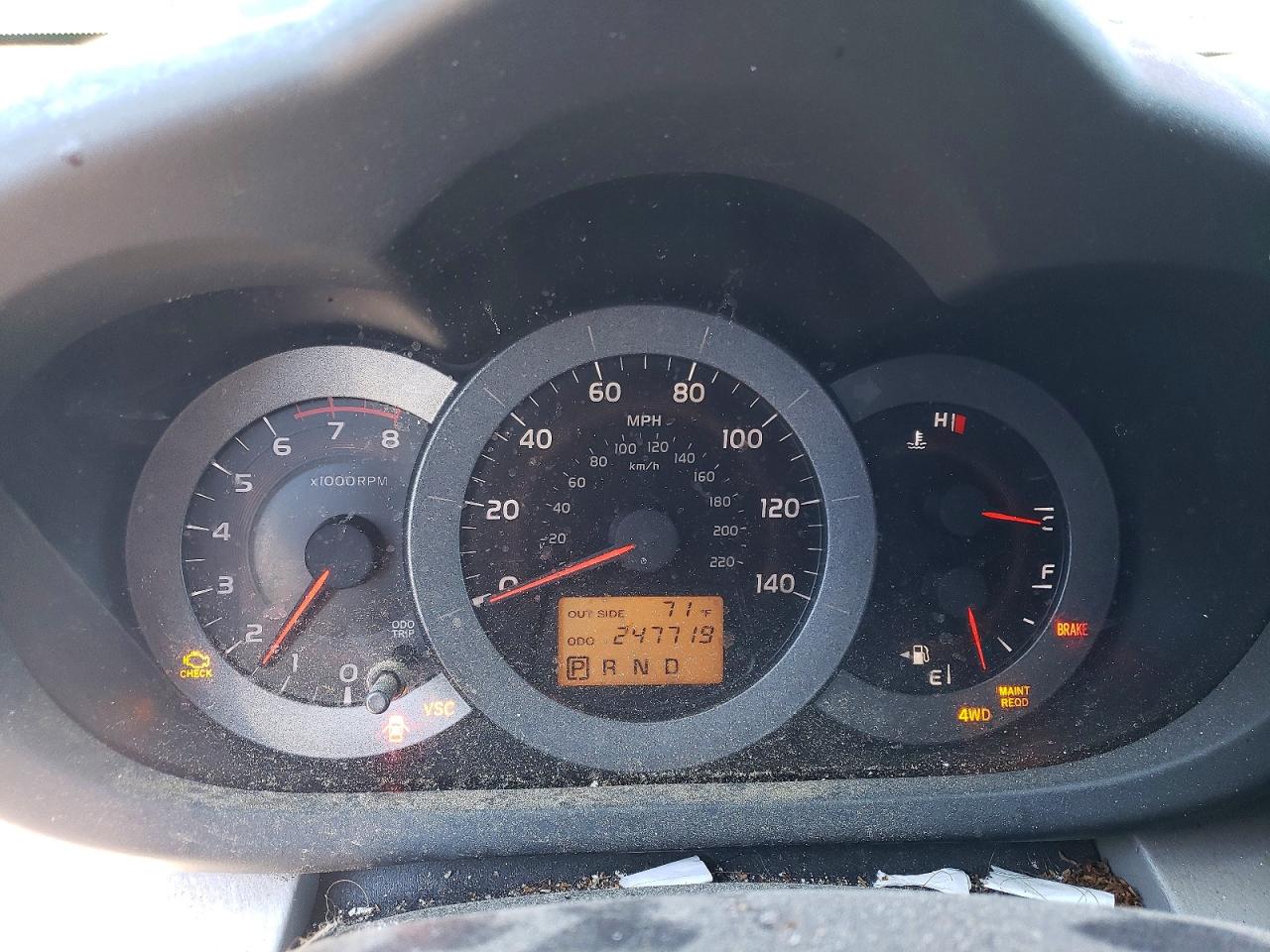 2006 Toyota Rav4 Base Red vin: JTMBD33V866014675