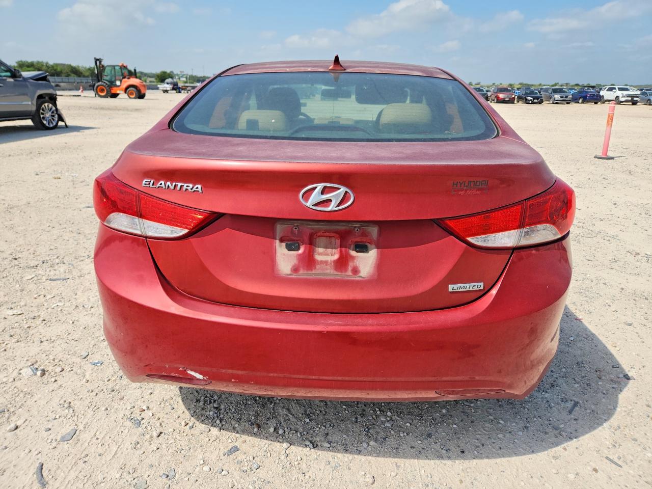 2013 Hyundai Elantra Limited Red vin: KMHDH4AE4DU697694